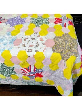 Handmade Patchwork Quilt Double 93x73 Grandmas Flower Garden Honeycomb FLAWS